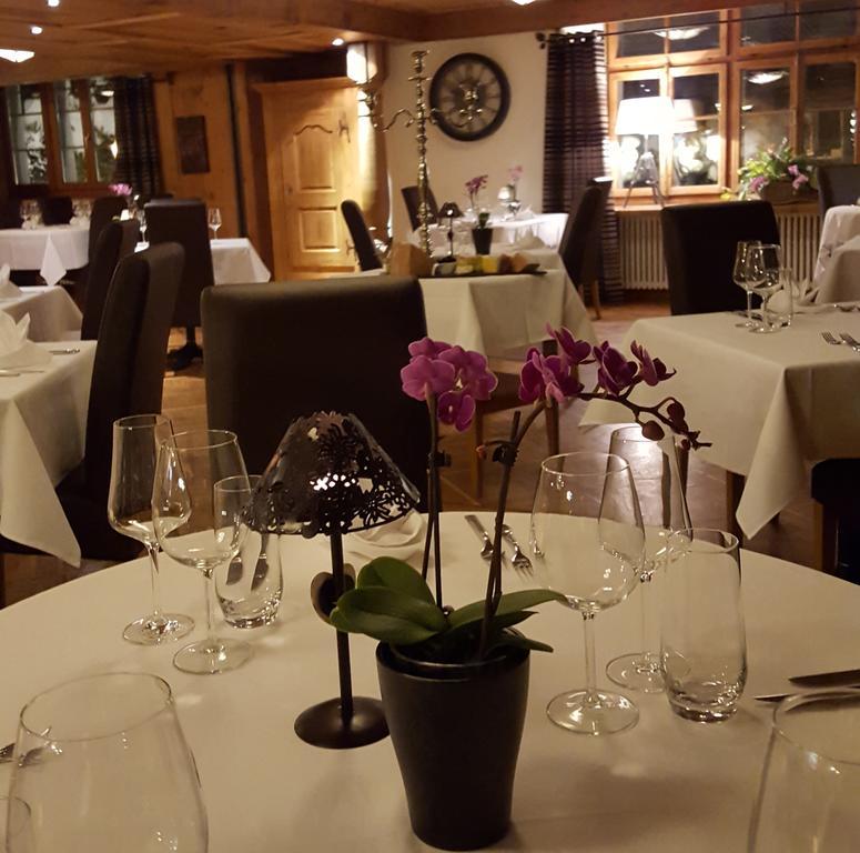Romantik Hotel L'Etoile Шарме Экстерьер фото