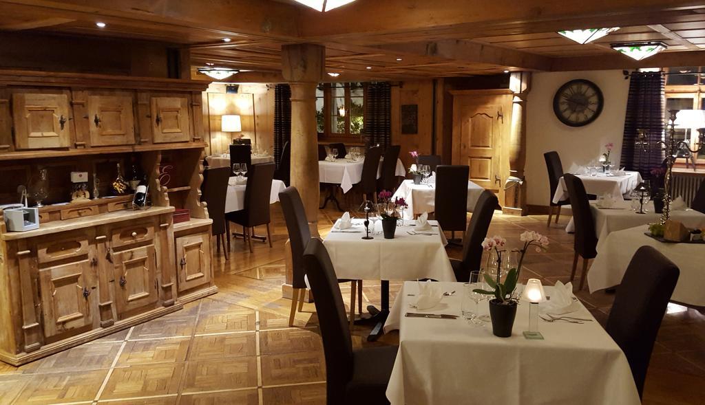 Romantik Hotel L'Etoile Шарме Экстерьер фото