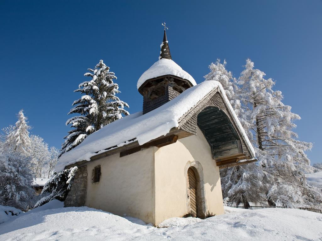 Romantik Hotel L'Etoile Шарме Экстерьер фото