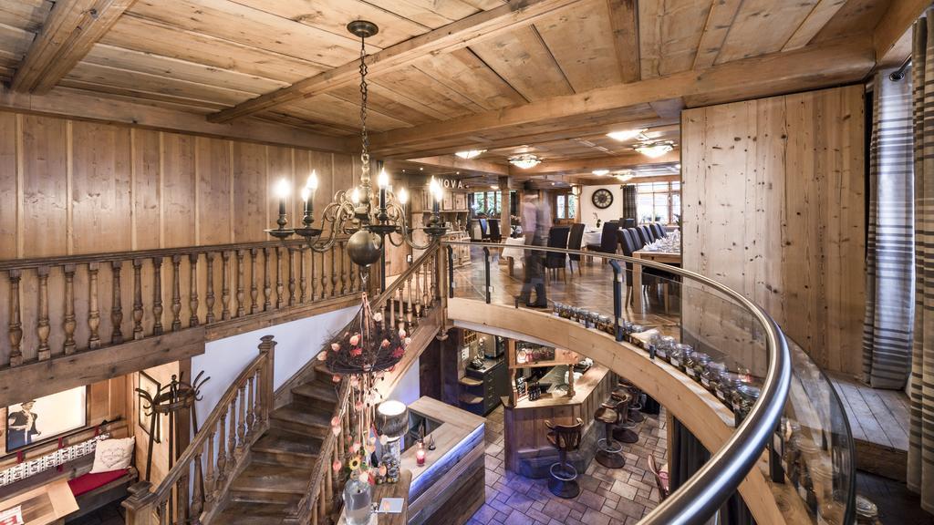 Romantik Hotel L'Etoile Шарме Экстерьер фото