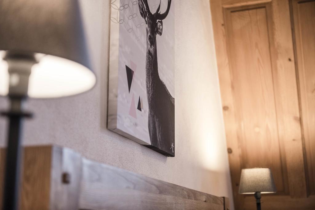 Romantik Hotel L'Etoile Шарме Экстерьер фото